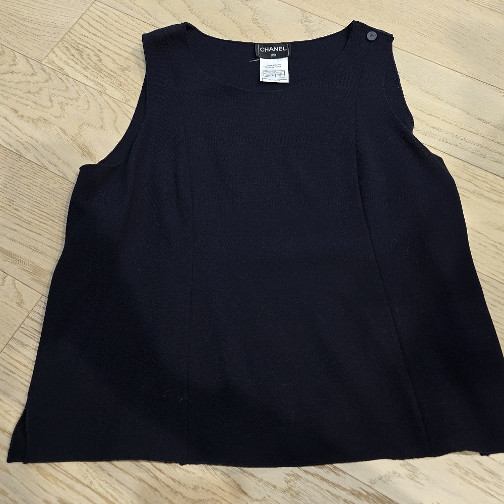 Authentic vintage Chanel 99C sleeveless blouse, CC buttons